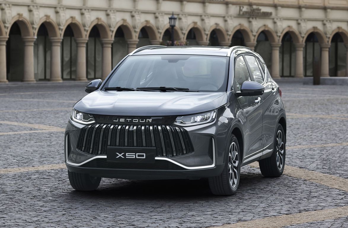 В России стартуют продажи кроссовера JETOUR X50